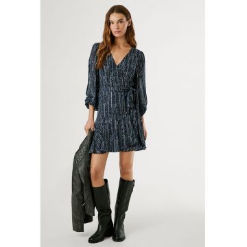Rochie mini cu croiala petrecuta