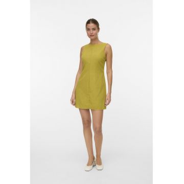 Rochie mini fara maneci cu decupaj pe partea din fata