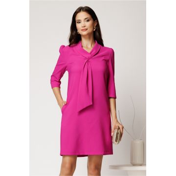 Rochie scurta fucsia din stofa cu croi cambrat si guler tip esarfa