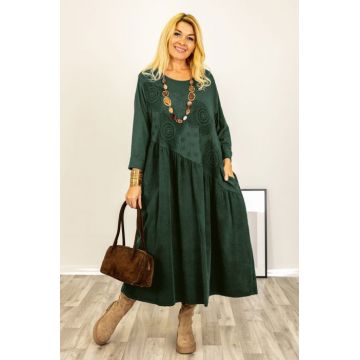Rochie verde inchis cu taietura oblica si broderie, din catifea reiata si jerseu, oversize