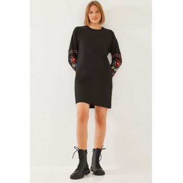 Rochie mini -  guler rotund - broderie - negru - jerseu