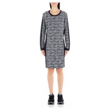 Rochie tricotata cu decolteu rotund -