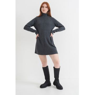 Rochie lejera cu guler inalt
