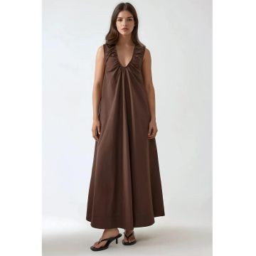 Rochie maxi -  decolteu in U - maro - textil Rochie maxi -  decolteu in U - maro - textil