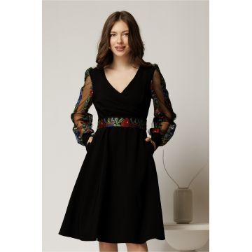 Rochie Adria neagra cu maneci lungi cu broderie