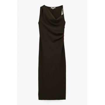 Rochie cu design asimetric