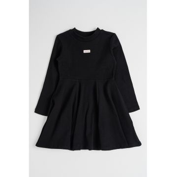 Rochie cu pliuri si decolteu la baza gatului Rochie cu pliuri si decolteu la baza gatului