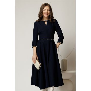 Rochie DY Fashion midi bleumarin eleganta cu perle in talie si la decolteu