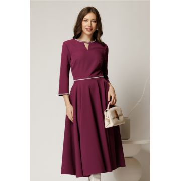 Rochie DY Fashion midi magenta eleganta cu perle in talie si la decolteu Rochie DY Fashion midi magenta eleganta cu perle in talie si la decolteu