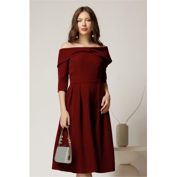 Rochie Irene midi bordo in clos cu umerii goi si funda la bust