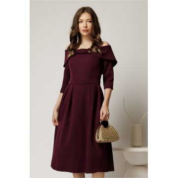 Rochie Irene midi magenta in clos cu umerii goi si funda la bust