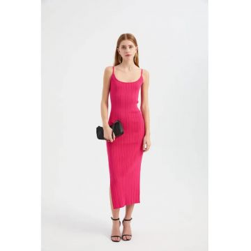 Rochie maxi mulata fara maneci -  bretele spaghetti - roz - Rochie maxi mulata fara maneci -  bretele spaghetti - roz -