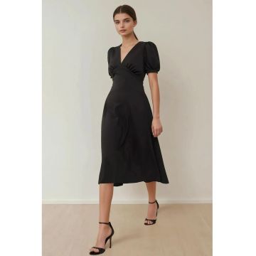 Rochie Midi -  A-Form - decolteu in V - neagra - crep Rochie Midi -  A-Form - decolteu in V - neagra - crep