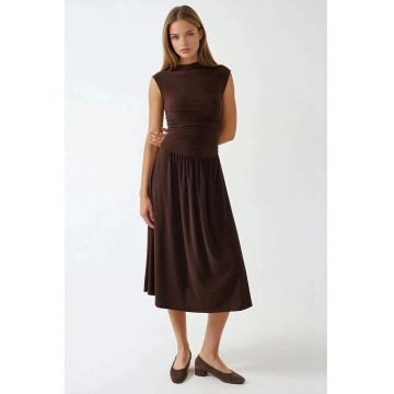 Rochie midi  confortabila - guler rotund - maro - jerseu Rochie midi  confortabila - guler rotund - maro - jerseu