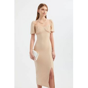 Rochie midi  decolteu inima - maneci cu crapatura - bej - textil Rochie midi  decolteu inima - maneci cu crapatura - bej - textil