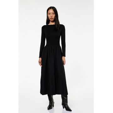 Rochie midi evazata