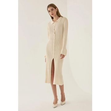Rochie midi tricotata  cu nasturi si crapatura - bej - material acril
