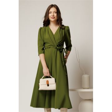 Rochie midi verde fistic din stofa in clos cu floare in talie Rochie midi verde fistic din stofa in clos cu floare in talie