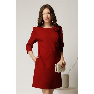 Rochie office din stofa bordo cu floare pe umar