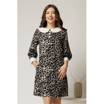 Rochie scurta gri din stofa cu imprimeu animal print si guler alb