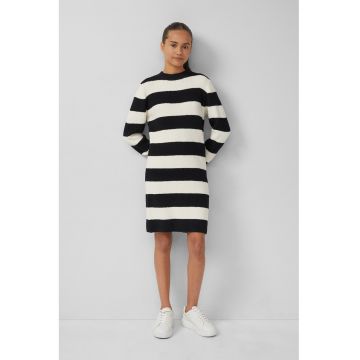 Rochie tricotata cu aspect pufos si dungi Rochie tricotata cu aspect pufos si dungi