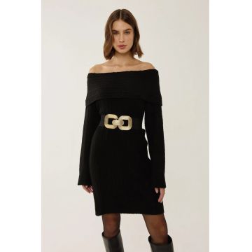 Rochie tricotata  cu dungi - umeri goi - neagra - material confortabil