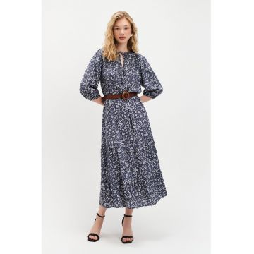 Rochie cu model si maneci bufante Rochie cu model si maneci bufante