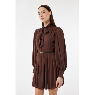 Rochie cu nasturi si maneci lungi