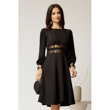 Rochie din stofa fina neagra cu insertii din dantela aurie si bust incretit Rochie din stofa fina neagra cu insertii din dantela aurie si bust incretit