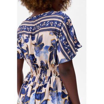 Rochie evazata cu decolteu in V