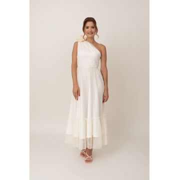 Rochie lunga cu decolteu pe un umar