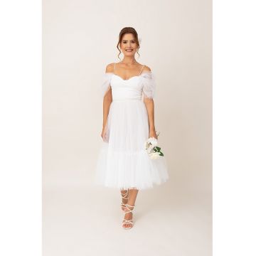 Rochie midi cu umeri decupati