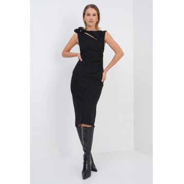 Rochie midi dreapta din amestec de lana cu decupaj