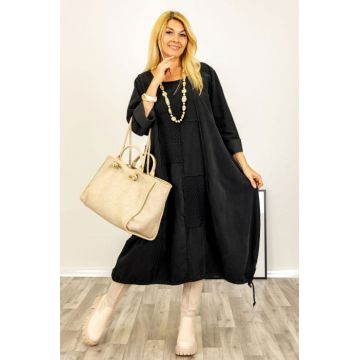 Rochie oversize A-line, din catifea reiata cu snur in partea de jos, neagra