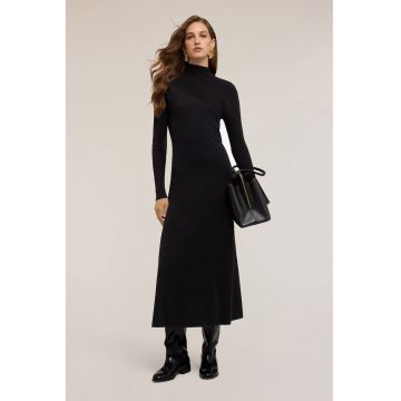 Rochi uni cu croiala lejera