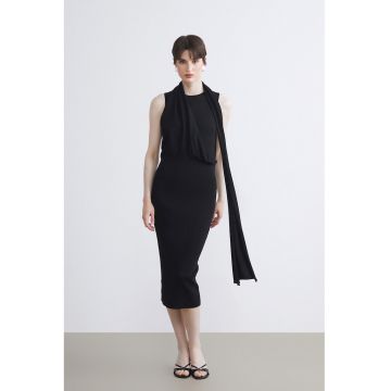 Rochie cambrata cu esarfa