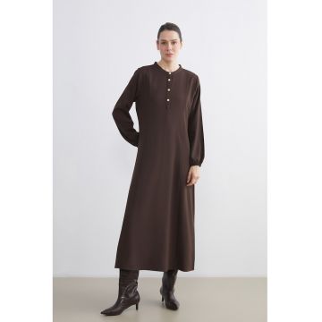 Rochie cu croiala in A si fenta cu nasturi