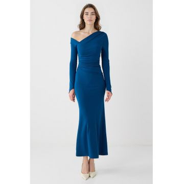 Rochie maxi cu decolteu pe un umar