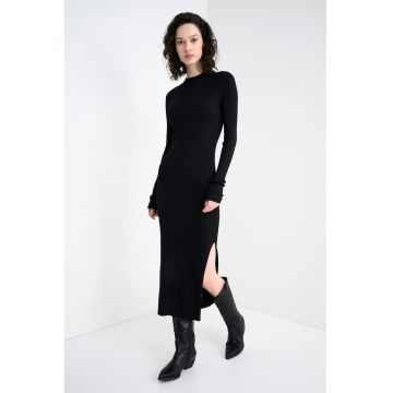 Rochie midi cu slit lateral - maneci lungi si striatii