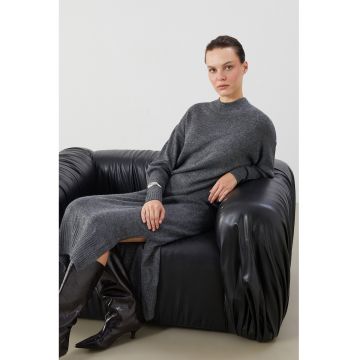 Rochie-pulover cu slit