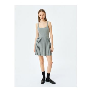 Rochie-sarafan plisata