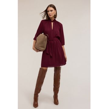 Rochie scurta cu maneci medii