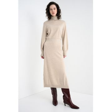 Rochie tricotata fin de lana cu guler inalt si slit lateral