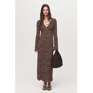 Rochie cu decolteu in V si model