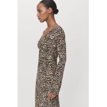 Rochie cu decolteu in V si model