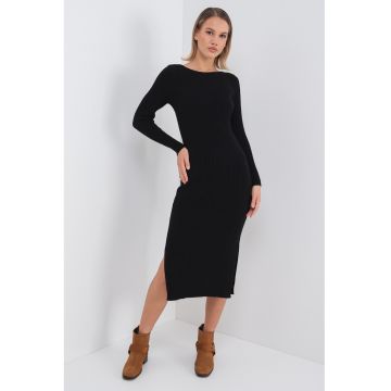Rochie cu striatii - maneci lungi si slit lateral