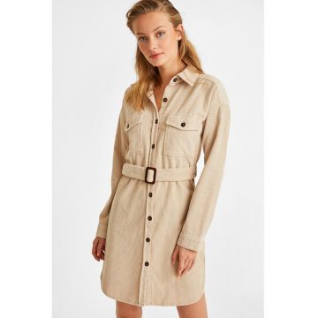 Rochie din reiat cu o curea