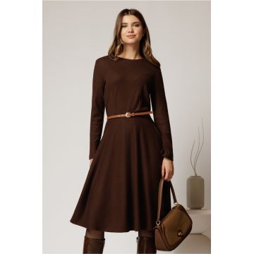 Rochie DY Fashion din tricot maro cu curea subtire și fusta clos