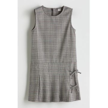 Rochie fara maneci cu model in carouri si terminatie plisata