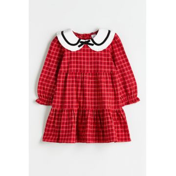 Rochie in carouri cu volane